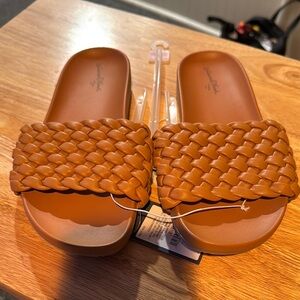Women's Tan Slide Sandals